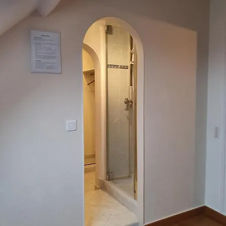 L De Marie Apartment